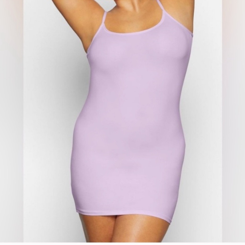 Nwt Skims sugar plum fits everyone slip dress size Medium
